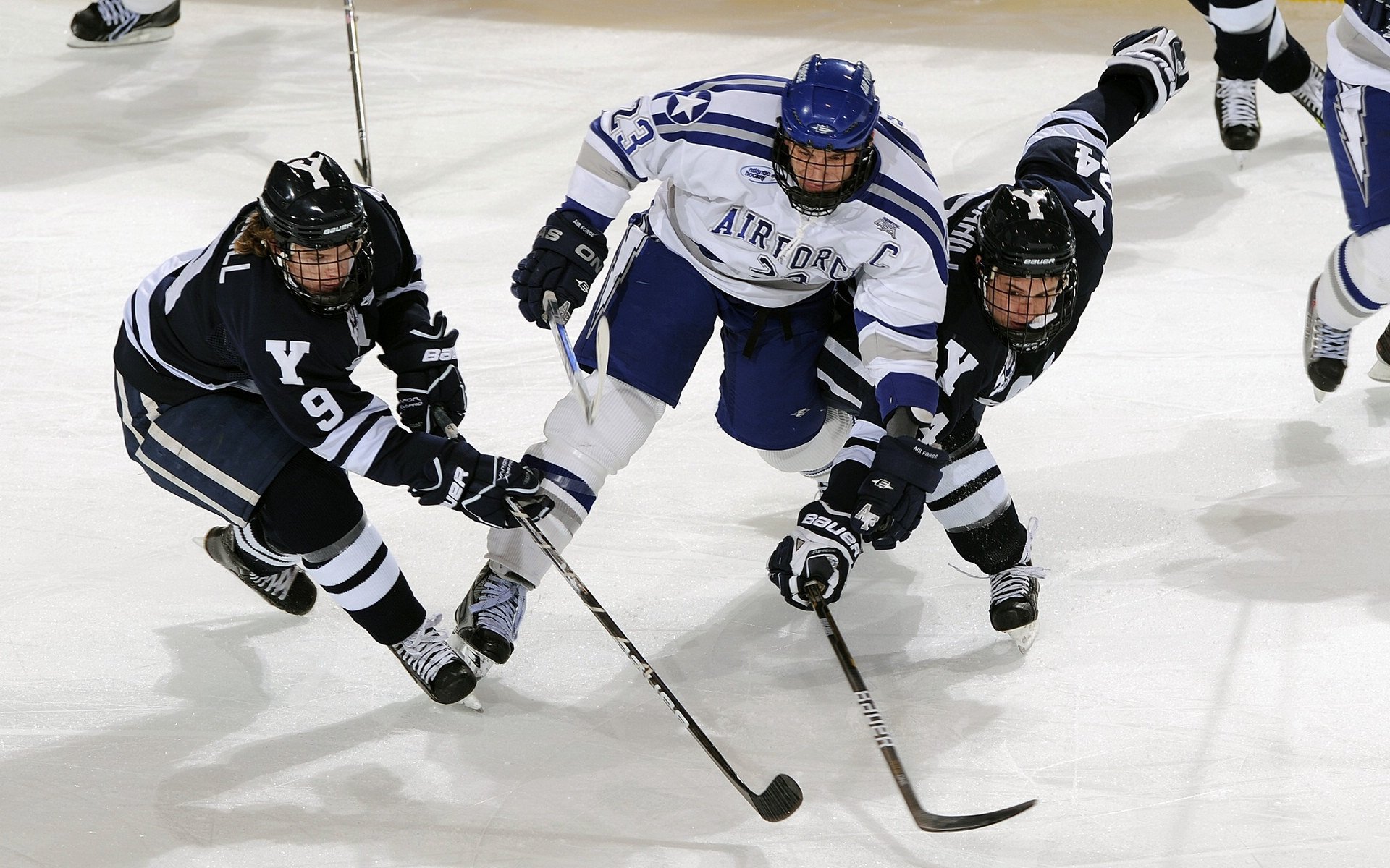 灰熊踏平公牛，米切尔如何从配角蜕变为关键先生